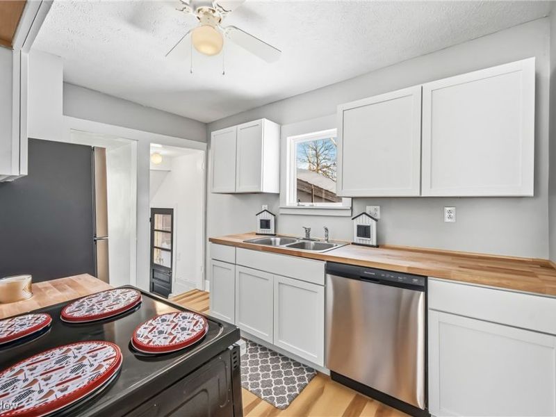 345 E Indiana Avenue, Sebring, OH 44672 Photo 14