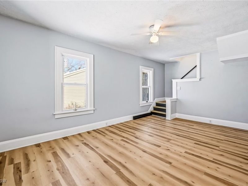 345 E Indiana Avenue, Sebring, OH 44672 Photo 6