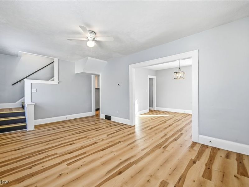 345 E Indiana Avenue, Sebring, OH 44672 Photo 7