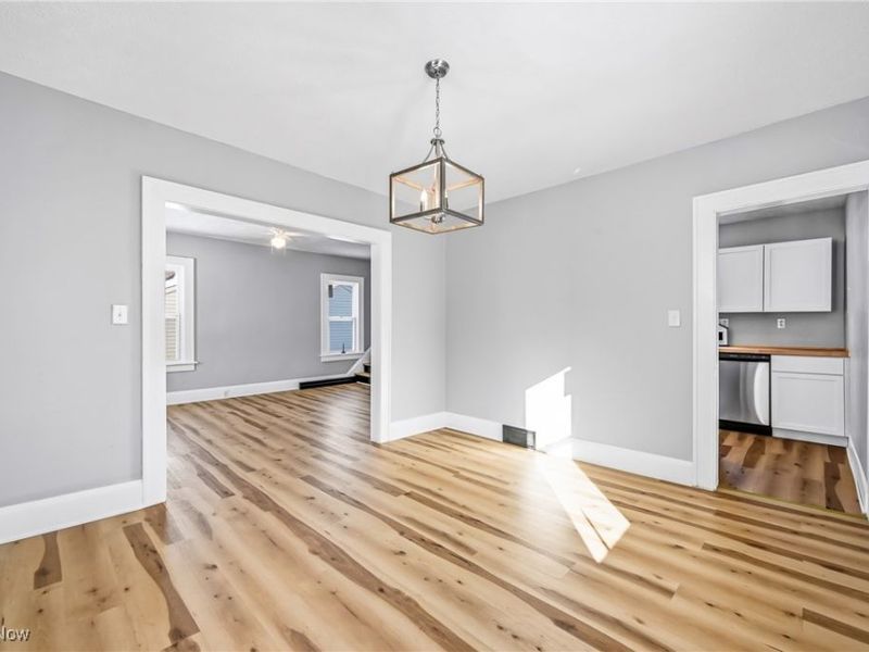 345 E Indiana Avenue, Sebring, OH 44672 Photo 8