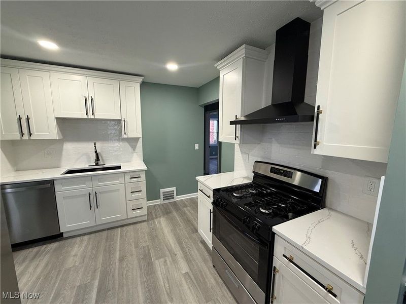 9217 Ansonia Avenue, Brooklyn, OH 44144 Photo 5