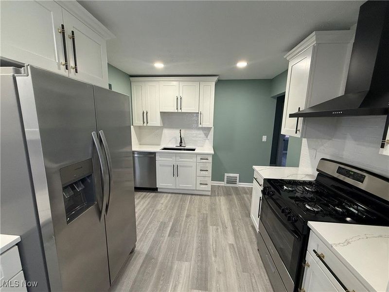 9217 Ansonia Avenue, Brooklyn, OH 44144 Photo 9