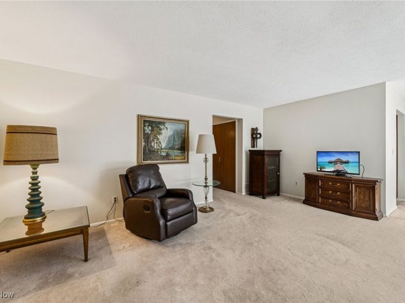 3700 Glenbar Court, Fairview Park, OH 44126 Photo 4