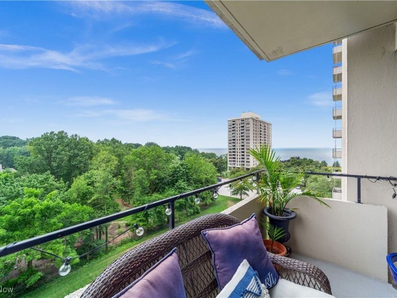 1 Bratenahl Place, Unit 605, Bratenahl, OH 44108 Photo 11