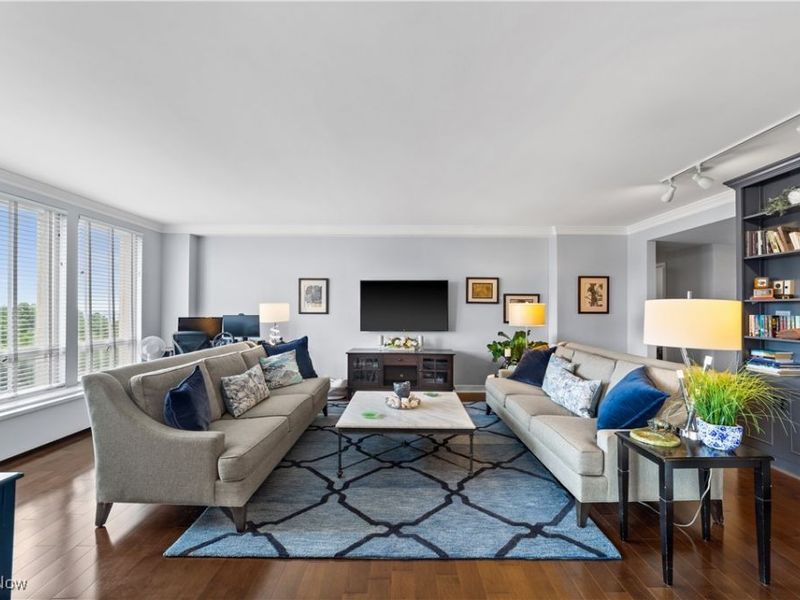 1 Bratenahl Place, Unit 605, Bratenahl, OH 44108 Photo 12