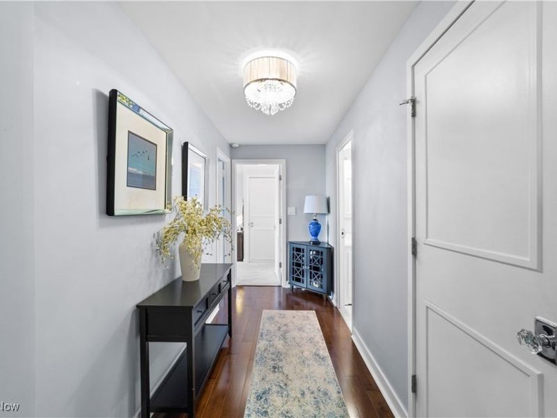 1 Bratenahl Place, Unit 605, Bratenahl, OH 44108 Photo 19