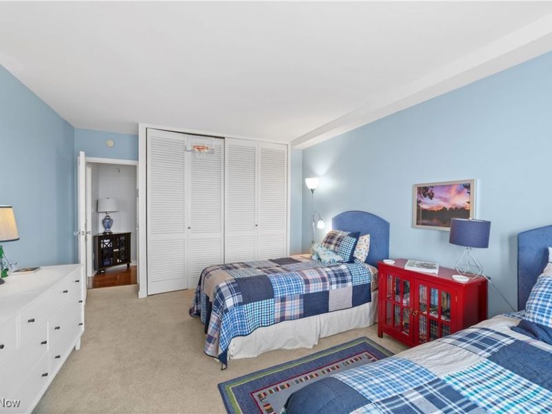 1 Bratenahl Place, Unit 605, Bratenahl, OH 44108 Photo 22