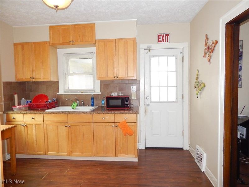 4690 E 90th Street, Cleveland, OH 44125 Photo 8