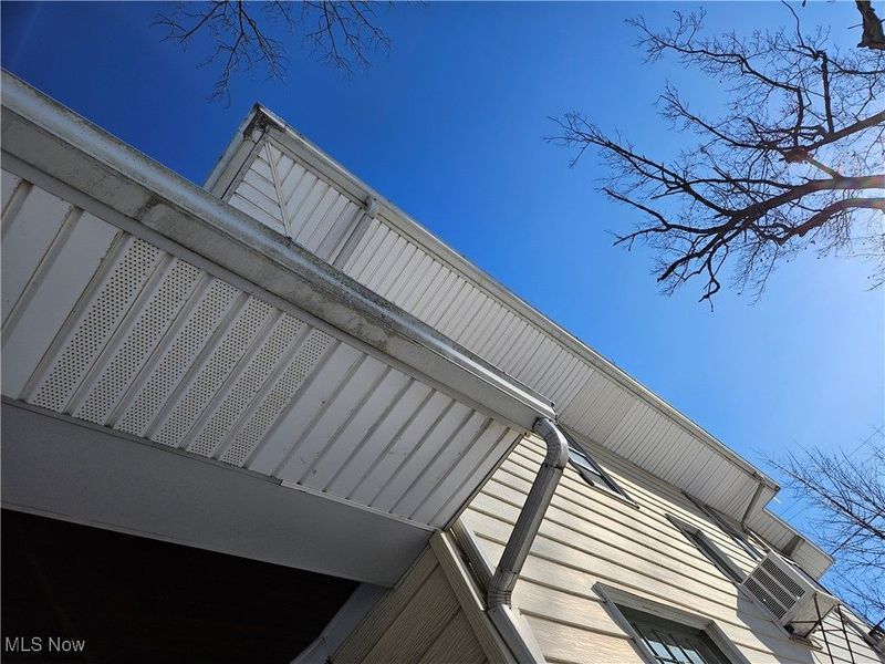 12414 Forest Grove Avenue, Cleveland, OH 44108 Photo 4