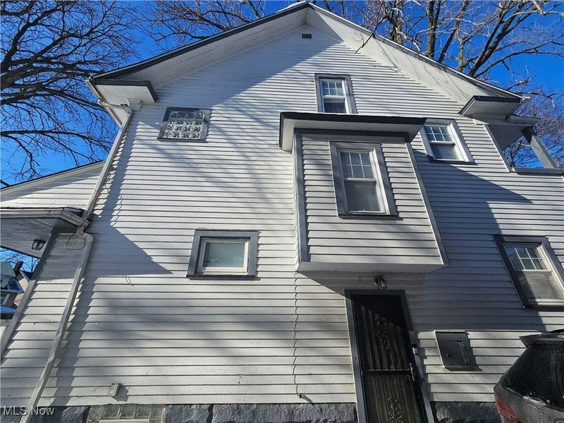 9005 Columbia Avenue, Cleveland, OH 44108 Photo 14