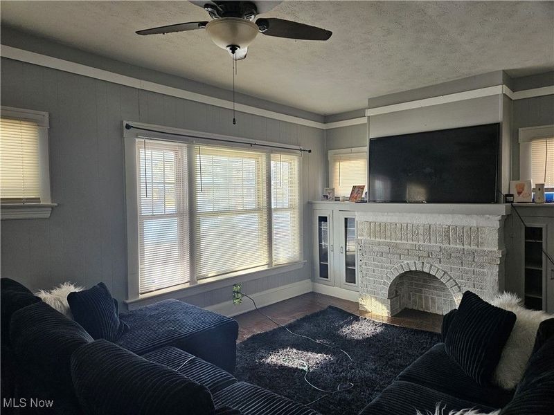 9005 Columbia Avenue, Cleveland, OH 44108 Photo 4