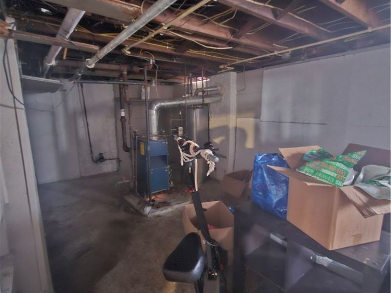 9005 Columbia Avenue, Cleveland, OH 44108 Photo 9