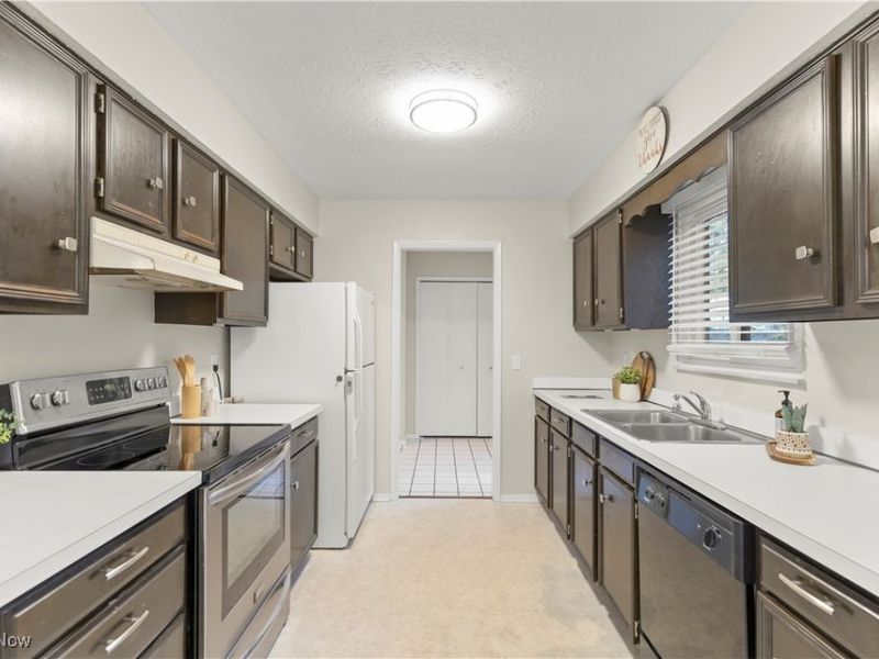 19341 Idlewood Trail, Strongsville, OH 44149 Photo 15