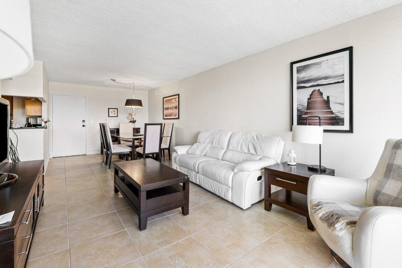 1830 Embassy Drive, Unit 401, West Palm Beach, FL 33401 Photo