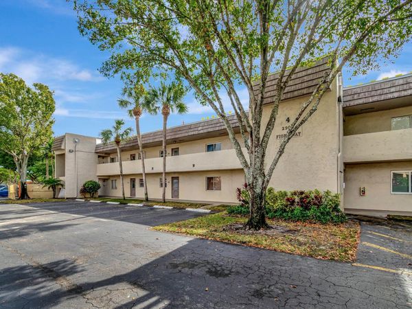 2900 Fiore Way, Unit 203, Delray Beach, FL 33445