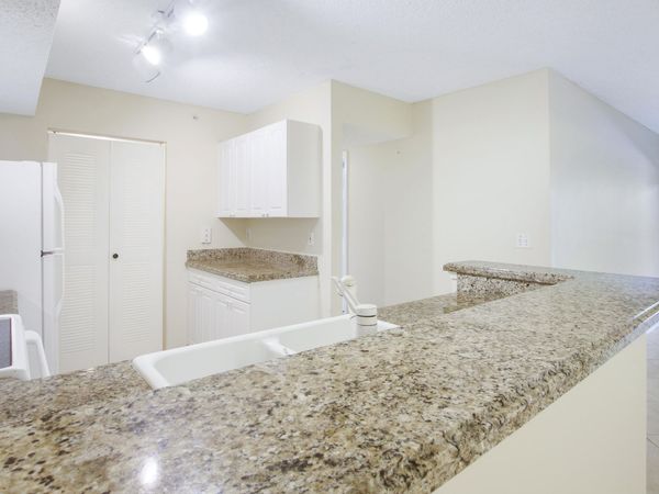 284 Village Boulevard, Unit 9112, Tequesta, FL 33469