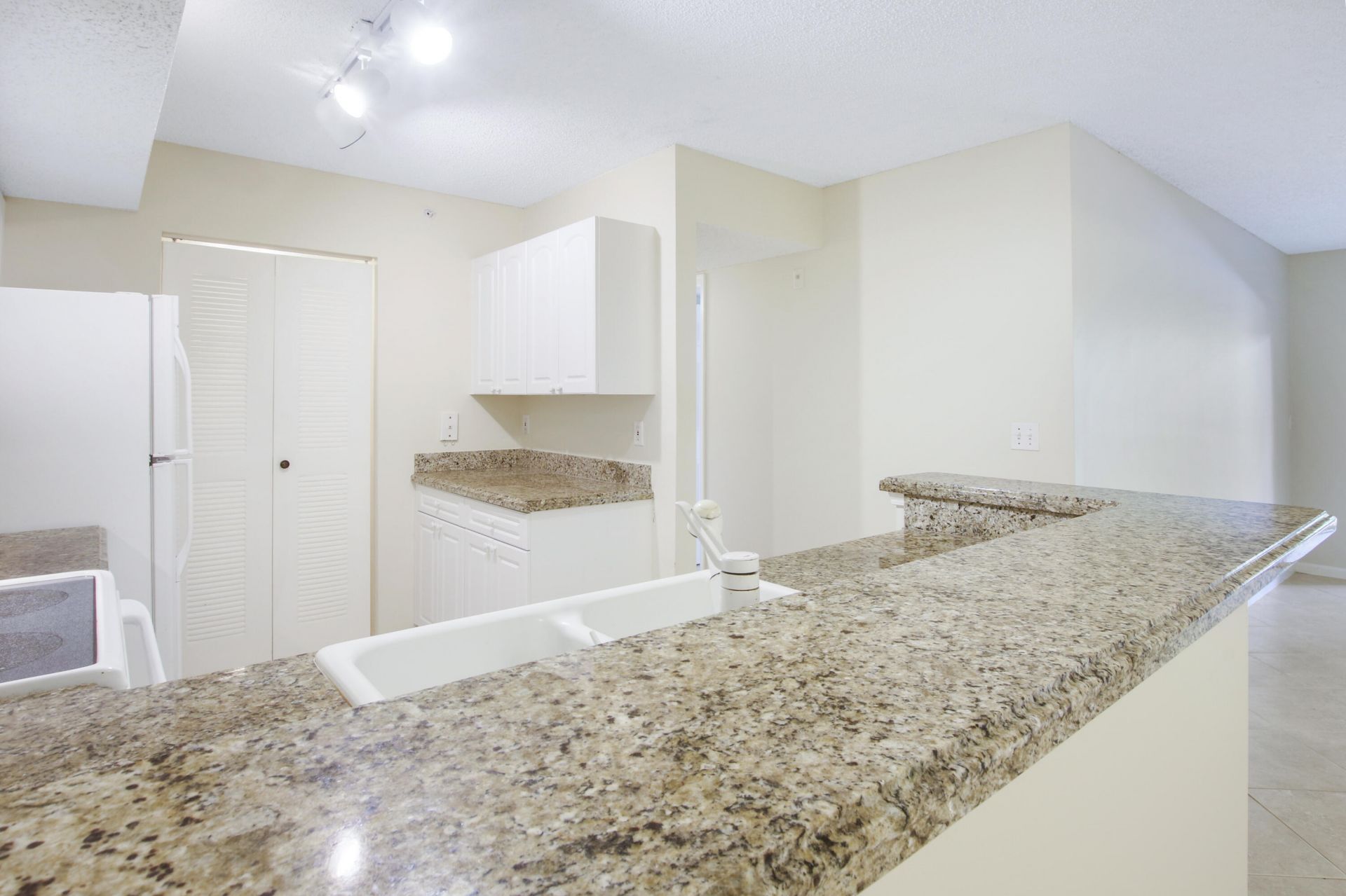 284 Village Boulevard, Unit 9112, Tequesta, FL 33469 Photo