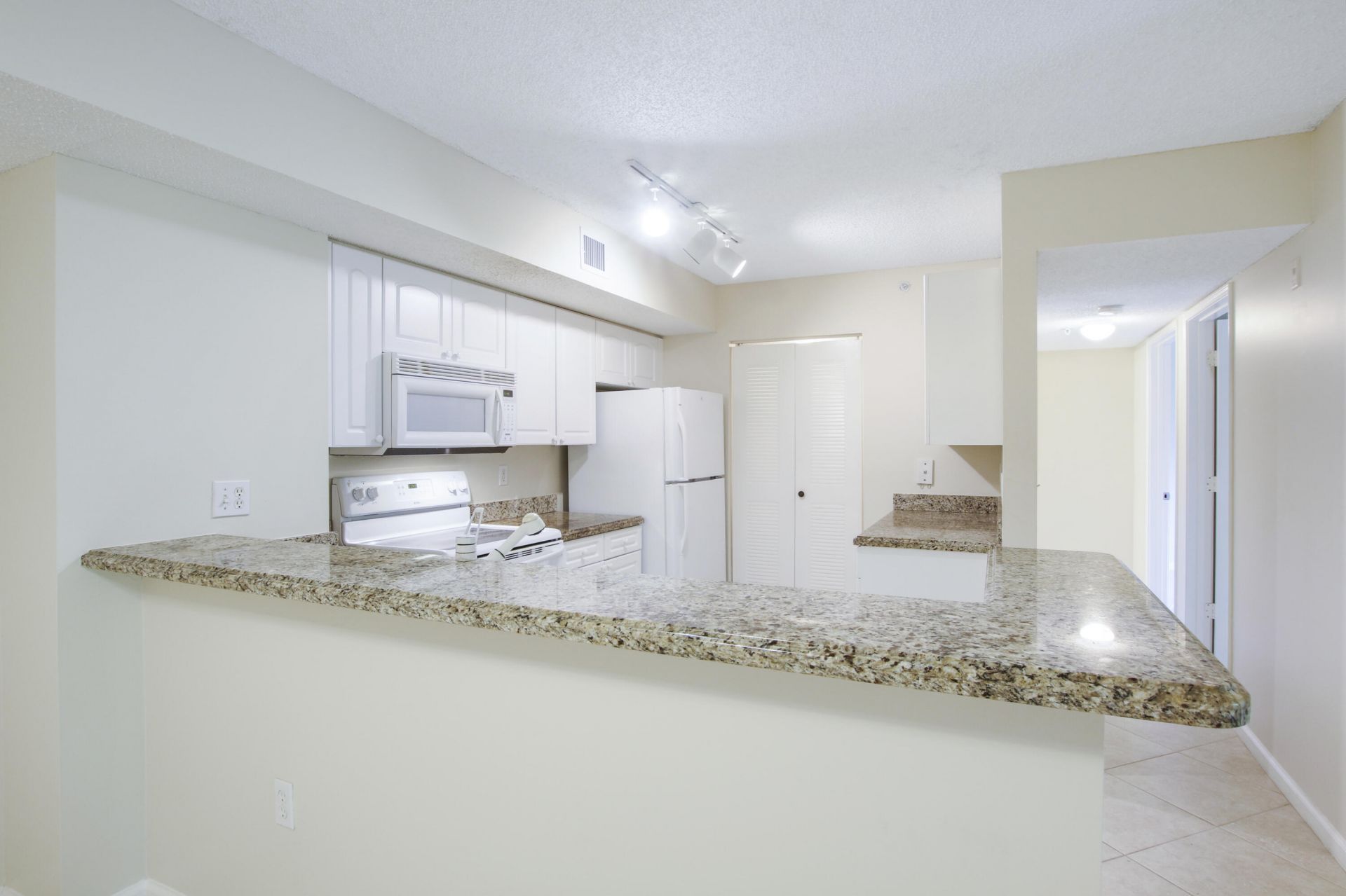 284 Village Boulevard, Unit 9112, Tequesta, FL 33469 Photo