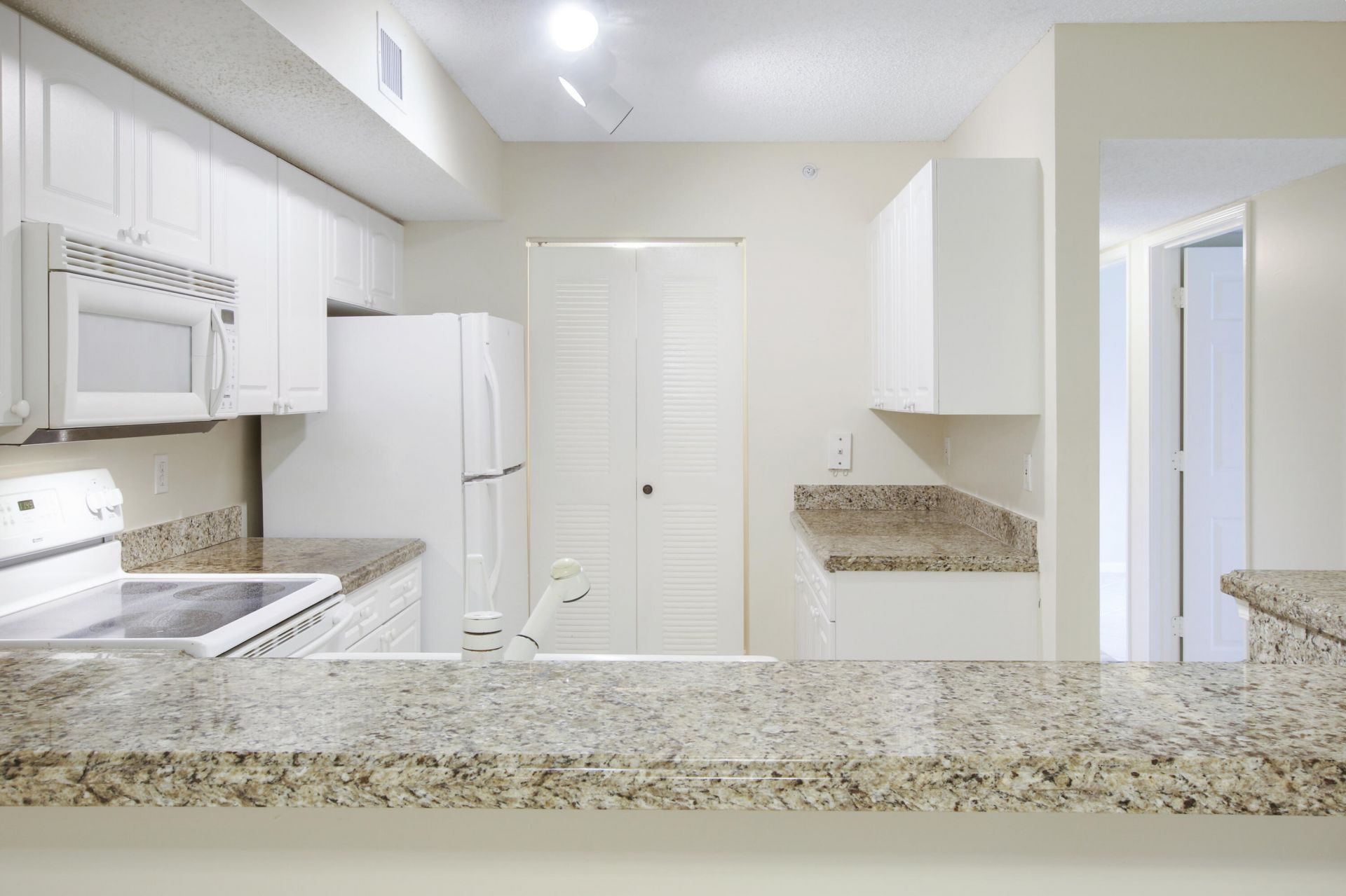 284 Village Boulevard, Unit 9112, Tequesta, FL 33469 Photo