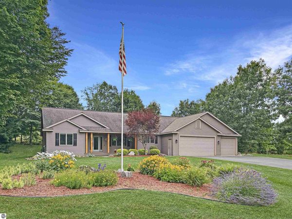 1390 Nightingale Lane, Kingsley, MI 49649