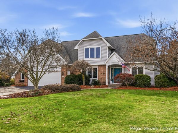 210 Bay Circle Court, Holland, MI 49424