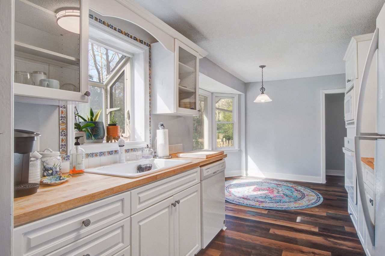 208 Fort Street Photo 17