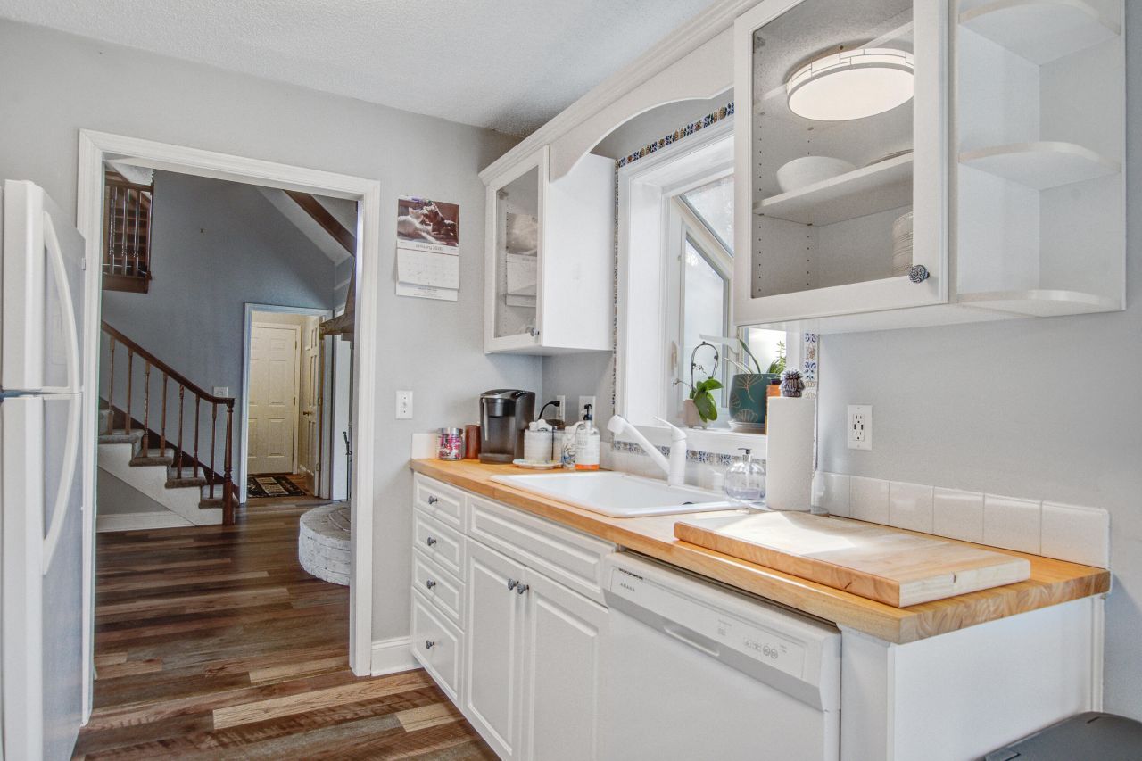 208 Fort Street Photo 20