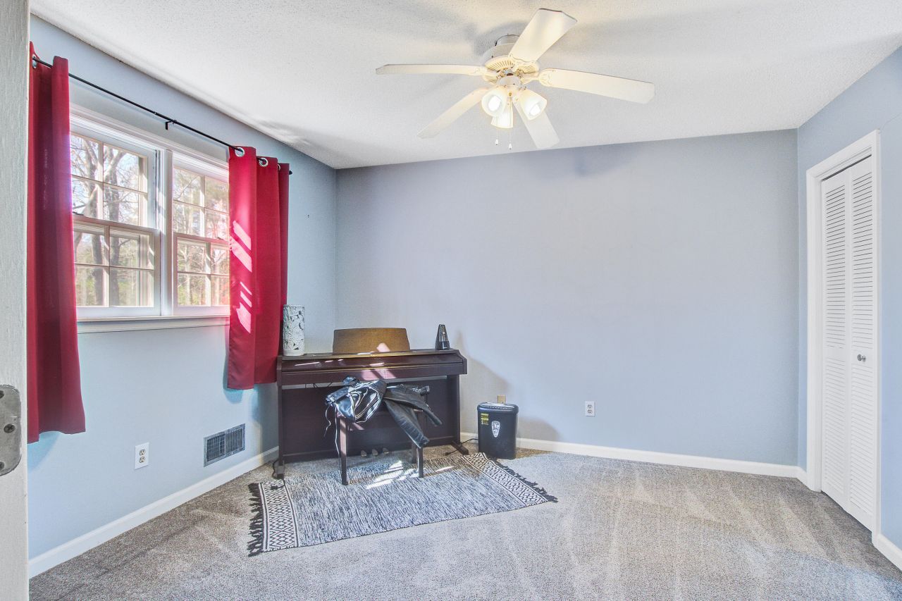 208 Fort Street Photo 25