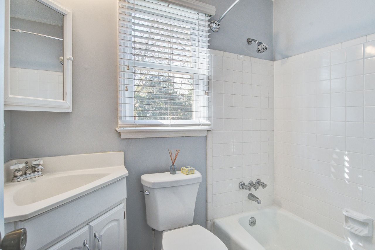 208 Fort Street Photo 28