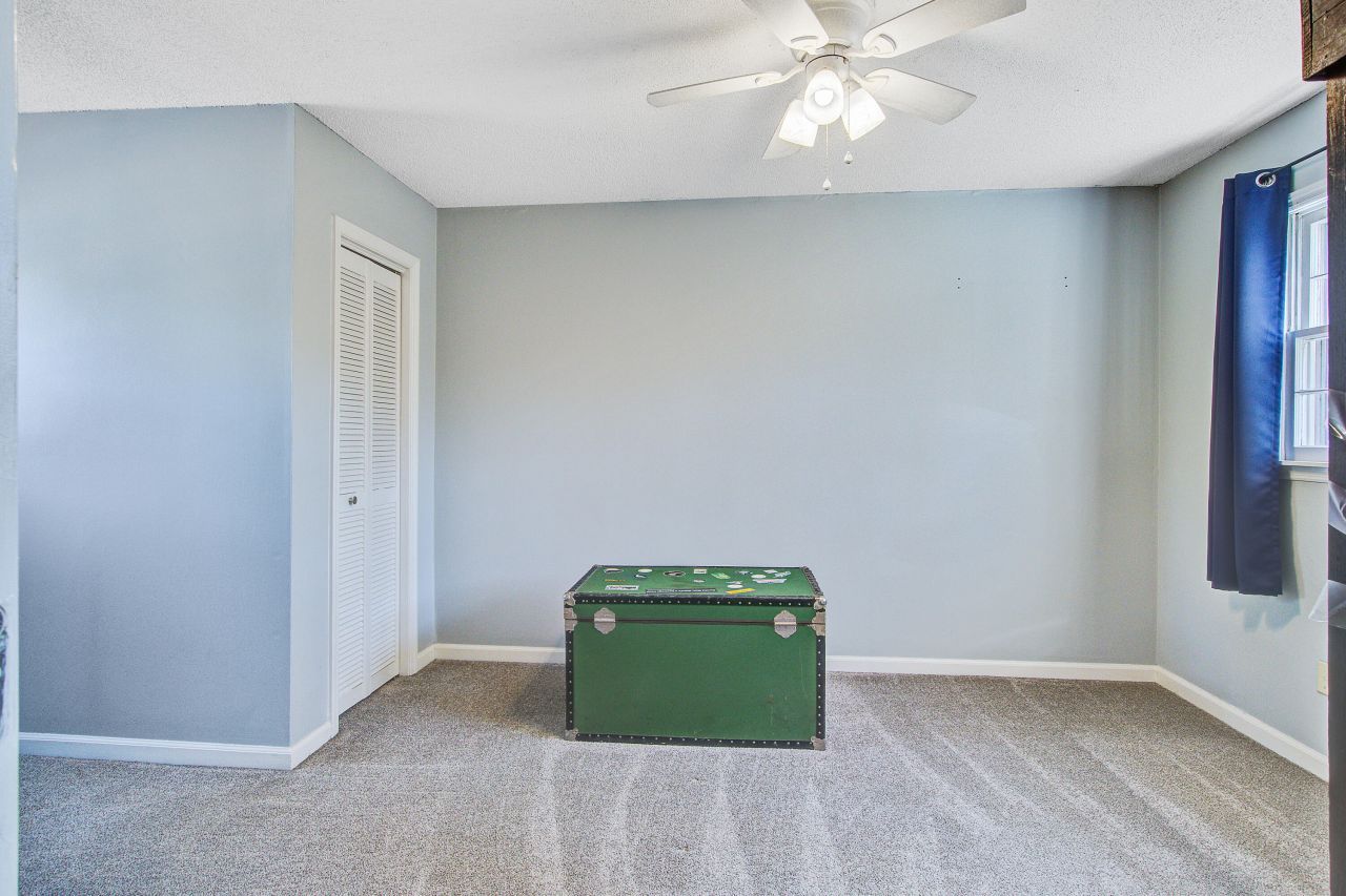 208 Fort Street Photo 29