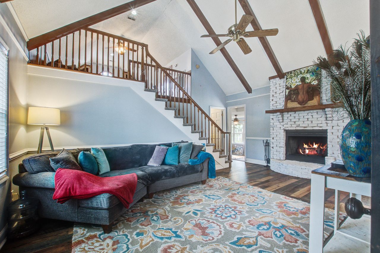 208 Fort Street Photo 7