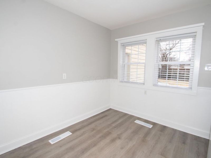 329 Weymouth Lane, Columbus, OH 43228 Photo 11