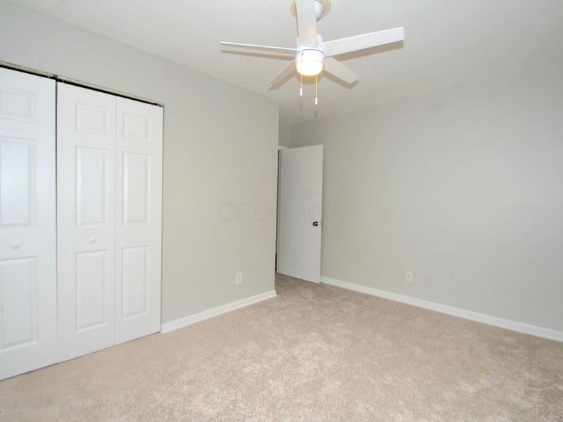 329 Weymouth Lane, Columbus, OH 43228 Photo 18