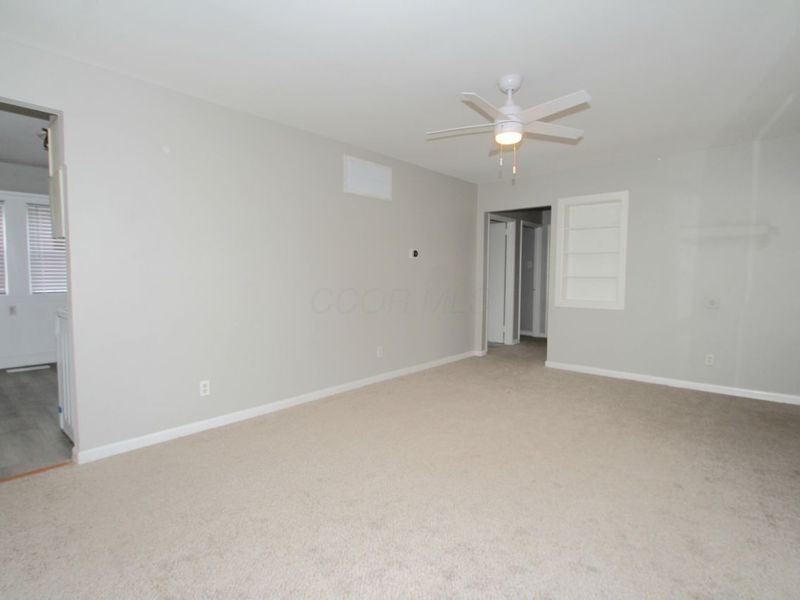 329 Weymouth Lane, Columbus, OH 43228 Photo 8