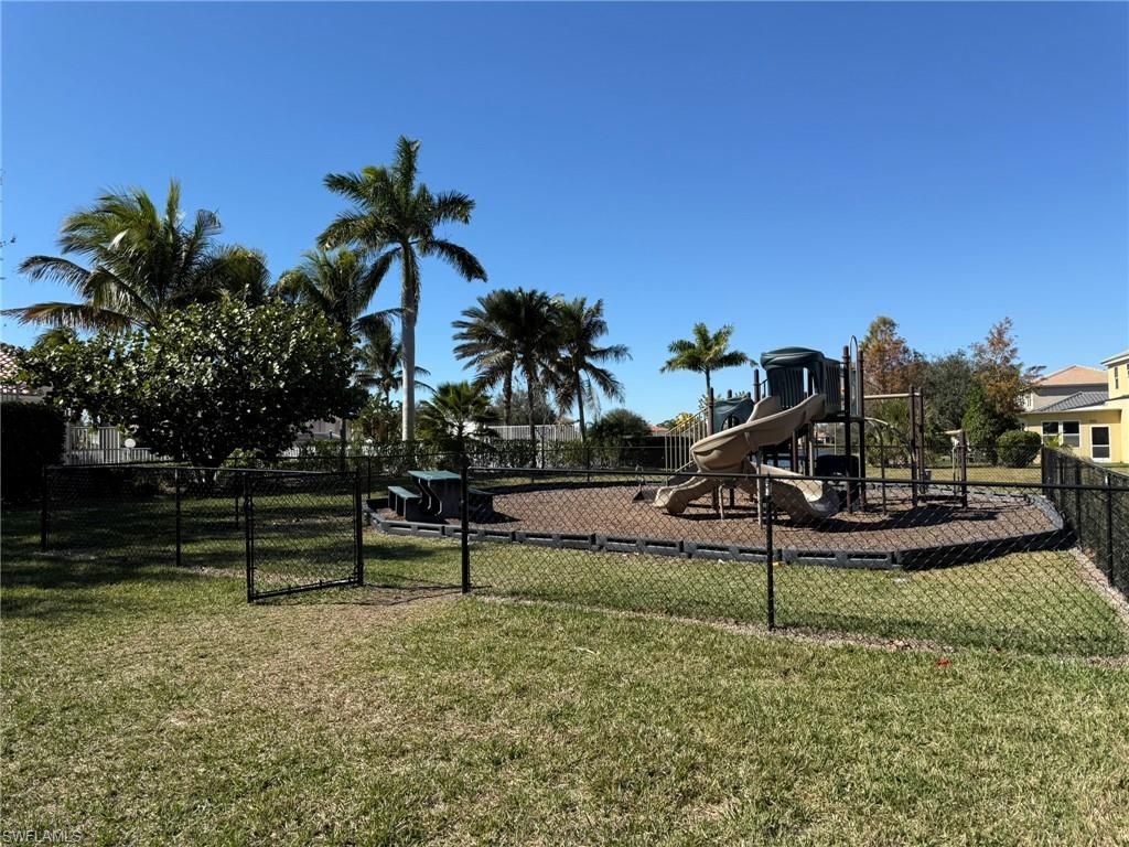 1376 Weeping Willow Ct , Cape Coral, FL 33909 Photo