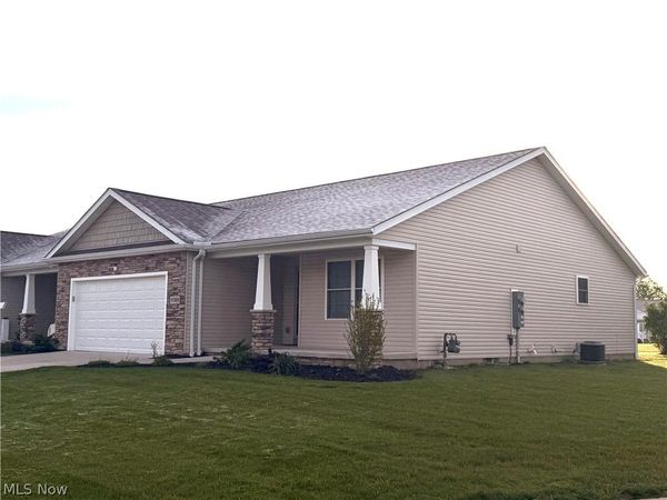 9389 Towpath Trail, Seville, OH 44273