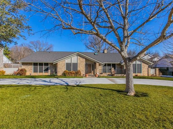 1112 Spring Lake Drive, Duncanville, TX 75137
