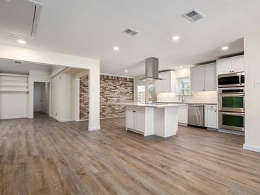 10521 Sandpiper Lane, Dallas, TX 75230