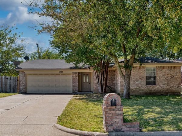 618 Plainview Drive, Mansfield, TX 76063