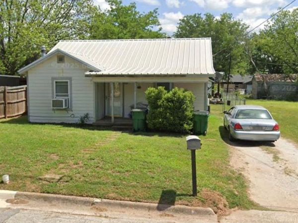 1203 Jefferson Street, Bowie, TX 76230