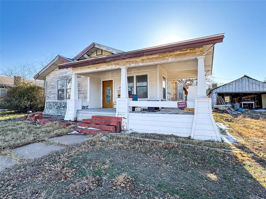 1206 Avenue M, Cisco, TX 76437 Main Photo