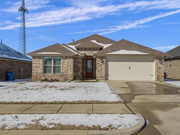 220 Patience Avenue, Lindale, TX 75771