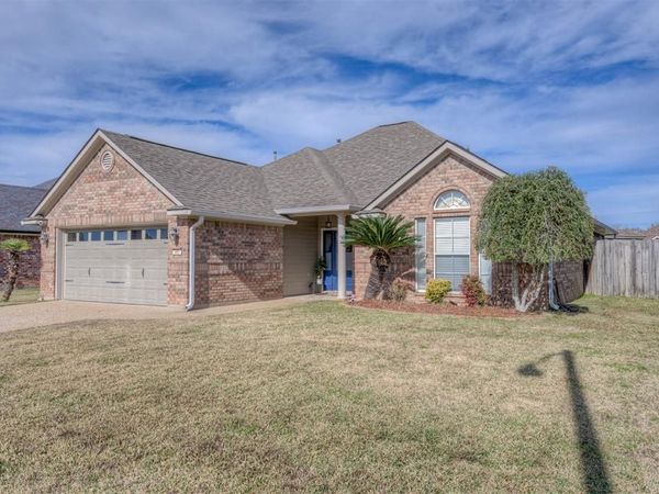 5861 Bluebonnett Drive, Bossier City, LA 71112