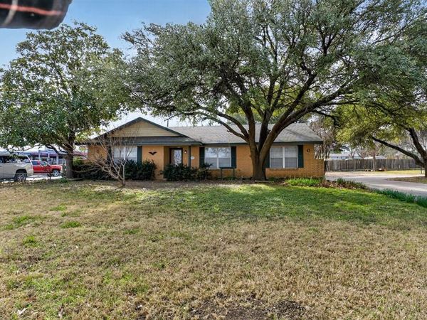 1304 E Franklin Street, Hillsboro, TX 76645