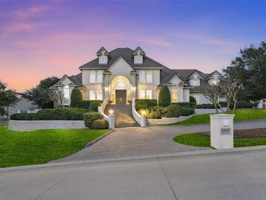 6800 Oak Hill Drive, Fort Worth, TX 76132