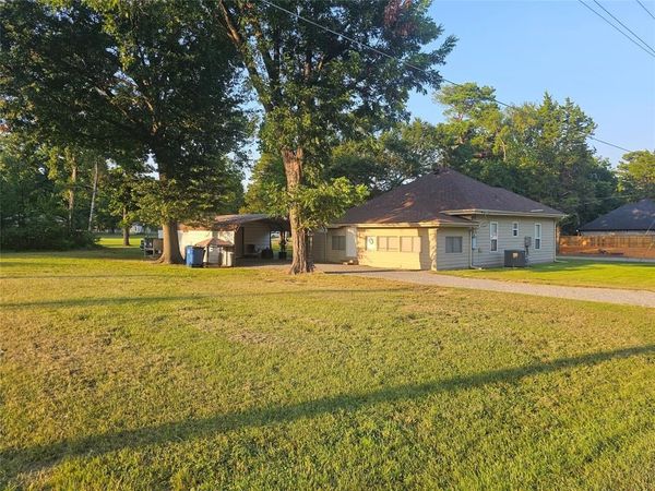 401 Central Avenue , Quitman, TX 75783