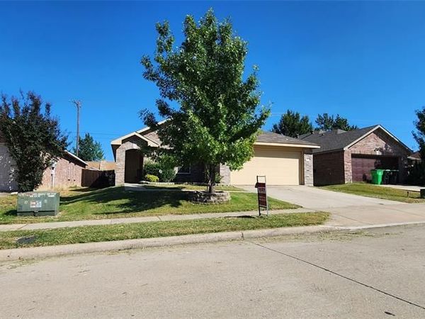 2008 Finch Cove, Aubrey, TX 76227