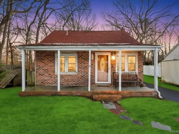 260 Springdale Drive, Ronkonkoma, NY 11779