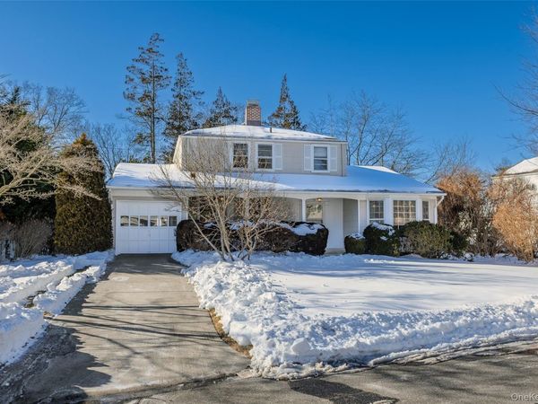 79 Appletree Lane, Roslyn Heights, NY 11577