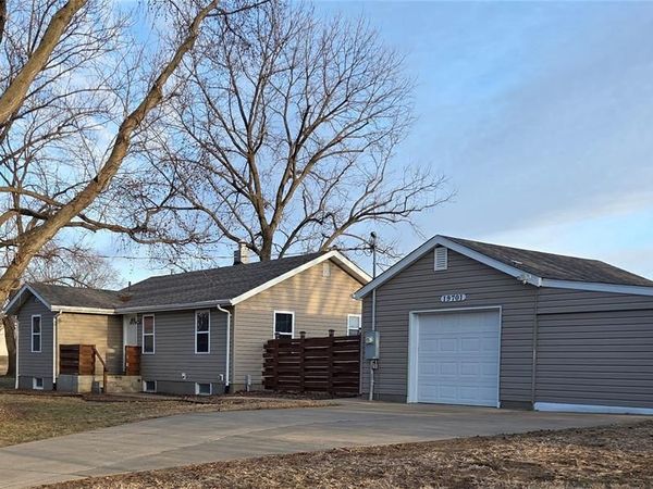 19701 Old Jamestown Road, Florissant, MO 63034